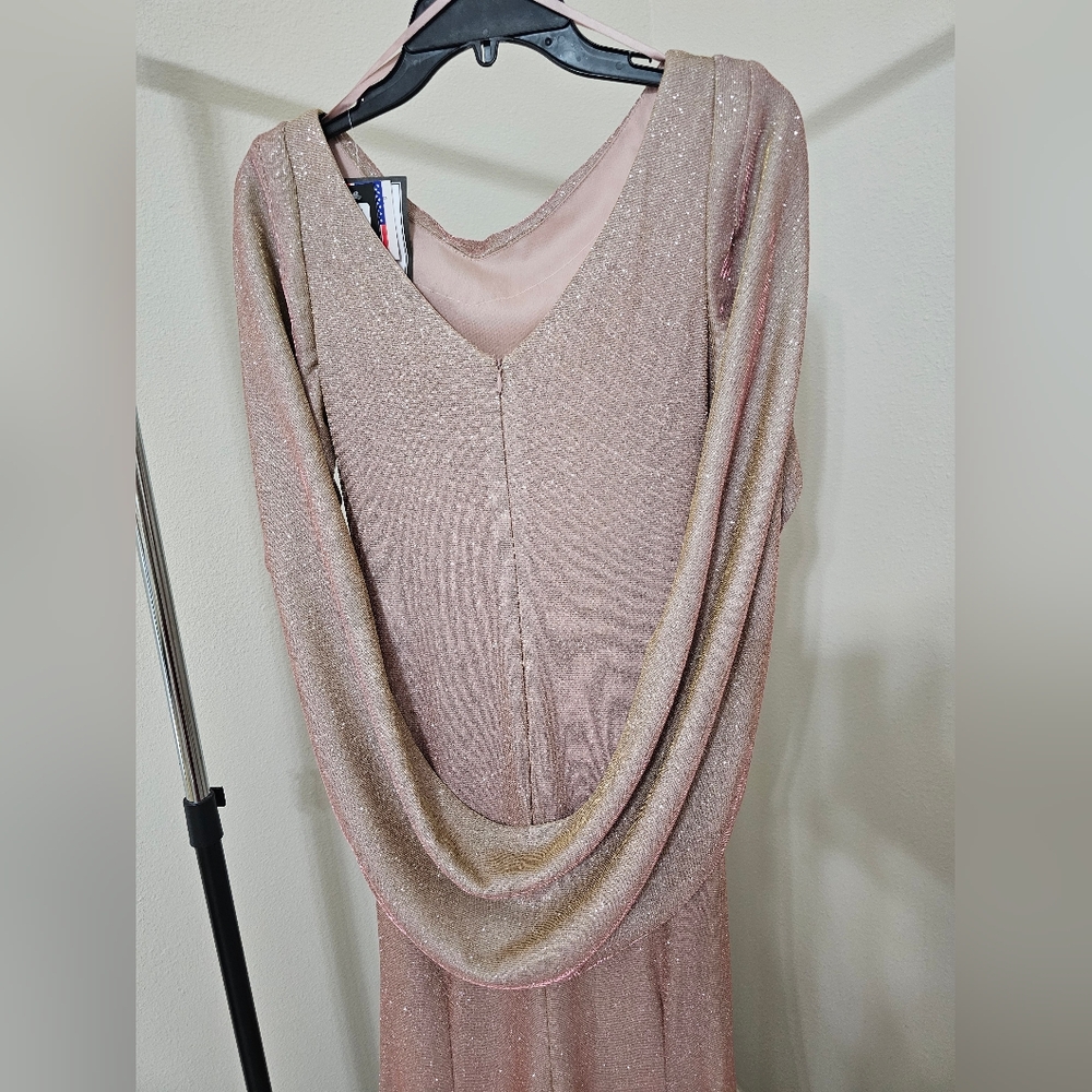 Women's clothing (A246) - Picture 7 of 10